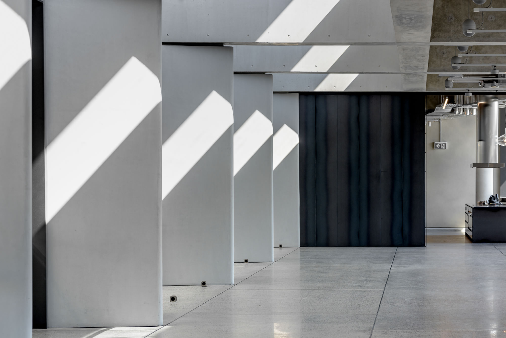 dangrove function room concrete columns natural light