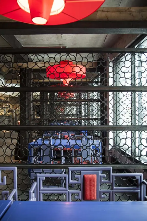 waitan hotel sydney decorative screen dining area 02