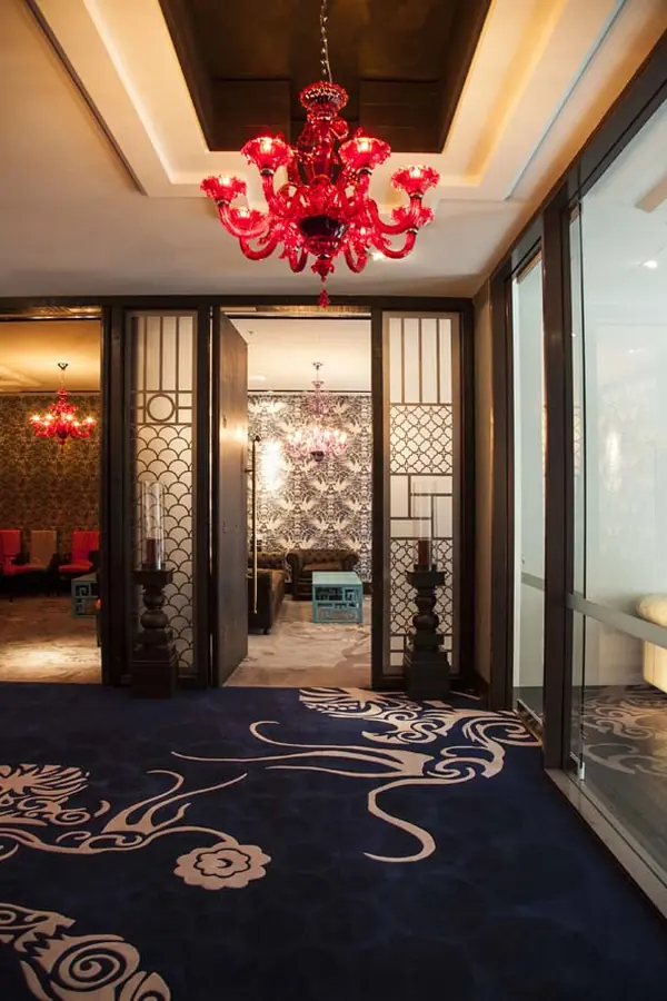 waitan hotel sydney lobby red chandelier 02
