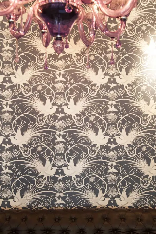 waitan hotel sydney wallpaper chandelier detail 01