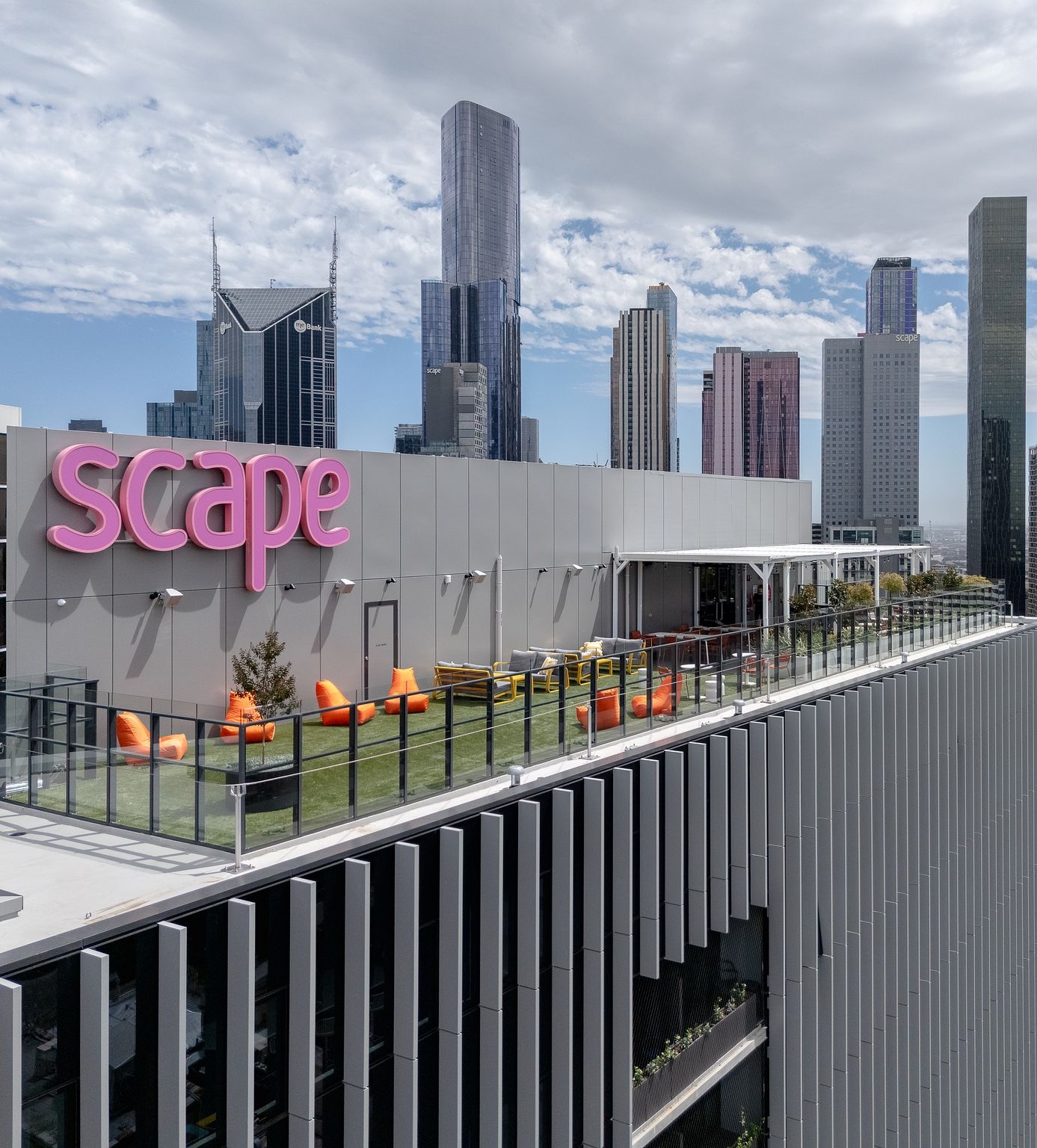 Scape Victoria Scale Scape Victoria Street achieving a 5-star Green Star rating, emphasising eco-friendly practices and resource-efficient systems